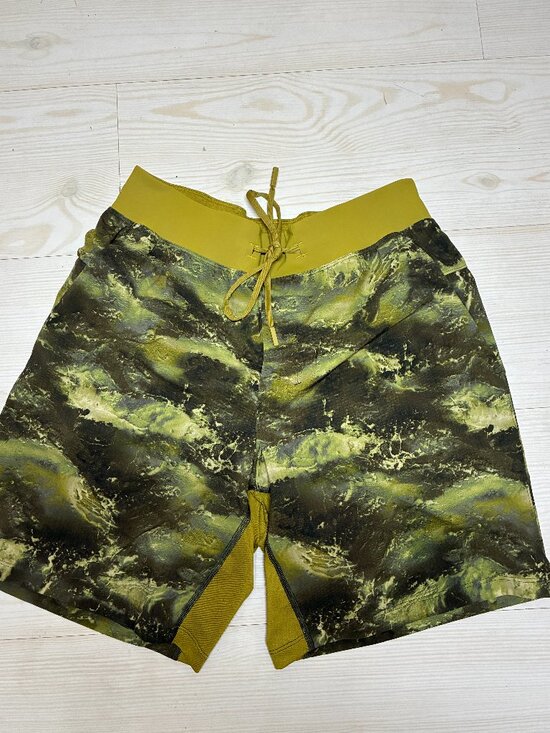 lululemon athletica Other - Lululemon Men's T.H.E. Linerless Short 7" in High Dive Auric Gold Multi Medium